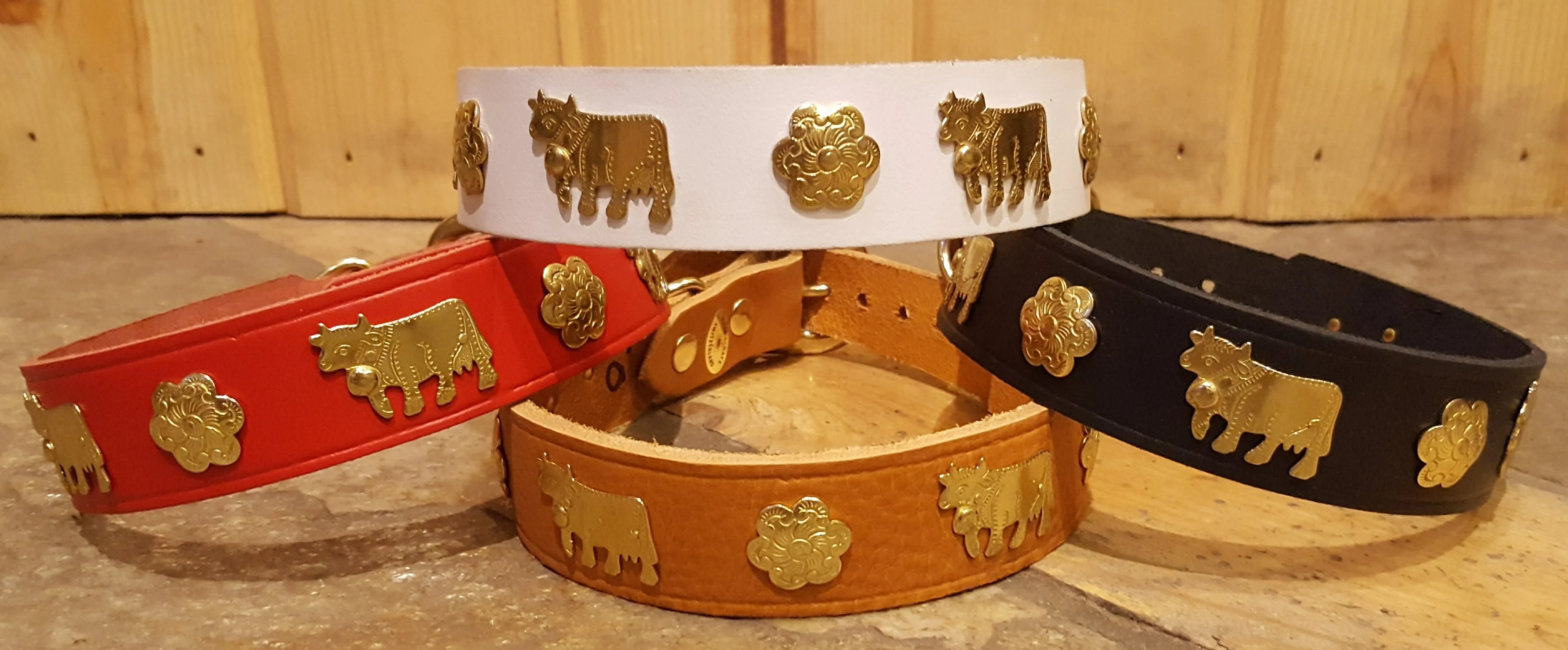 1 1/4" Medium Traditional Swiss Dog Collar