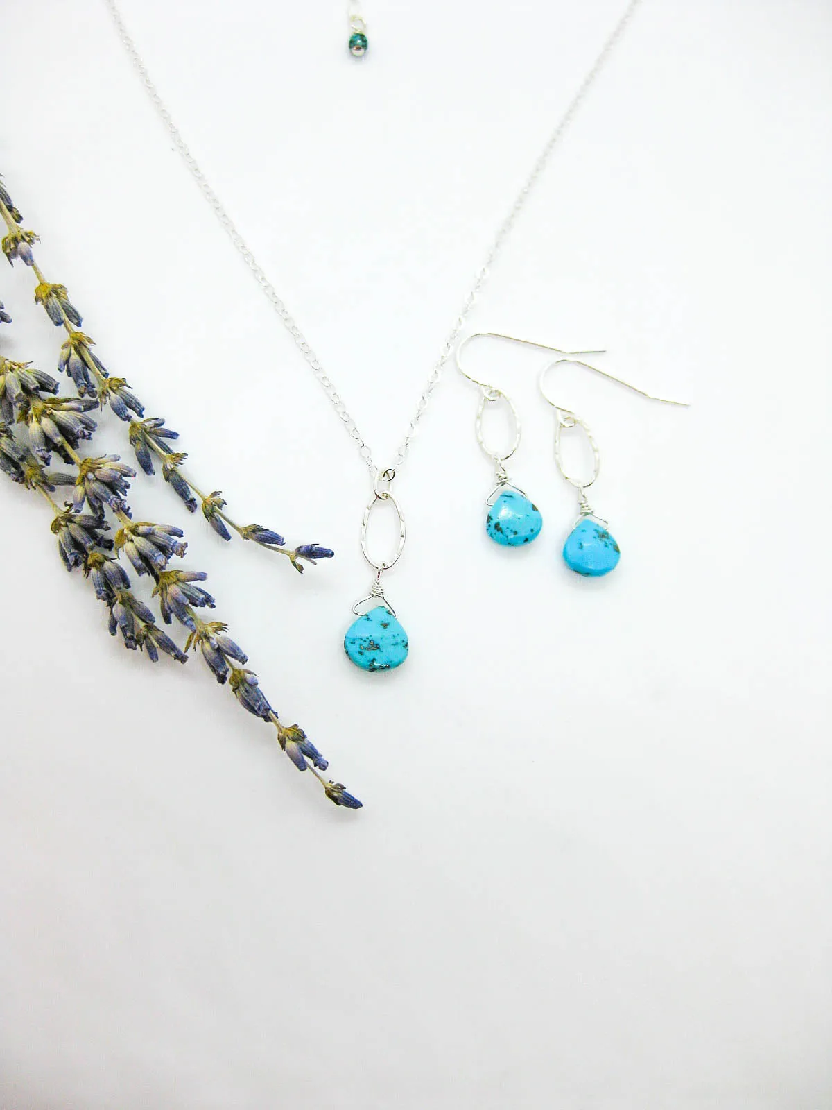 Chrysanthe: Turquoise Necklace - n555