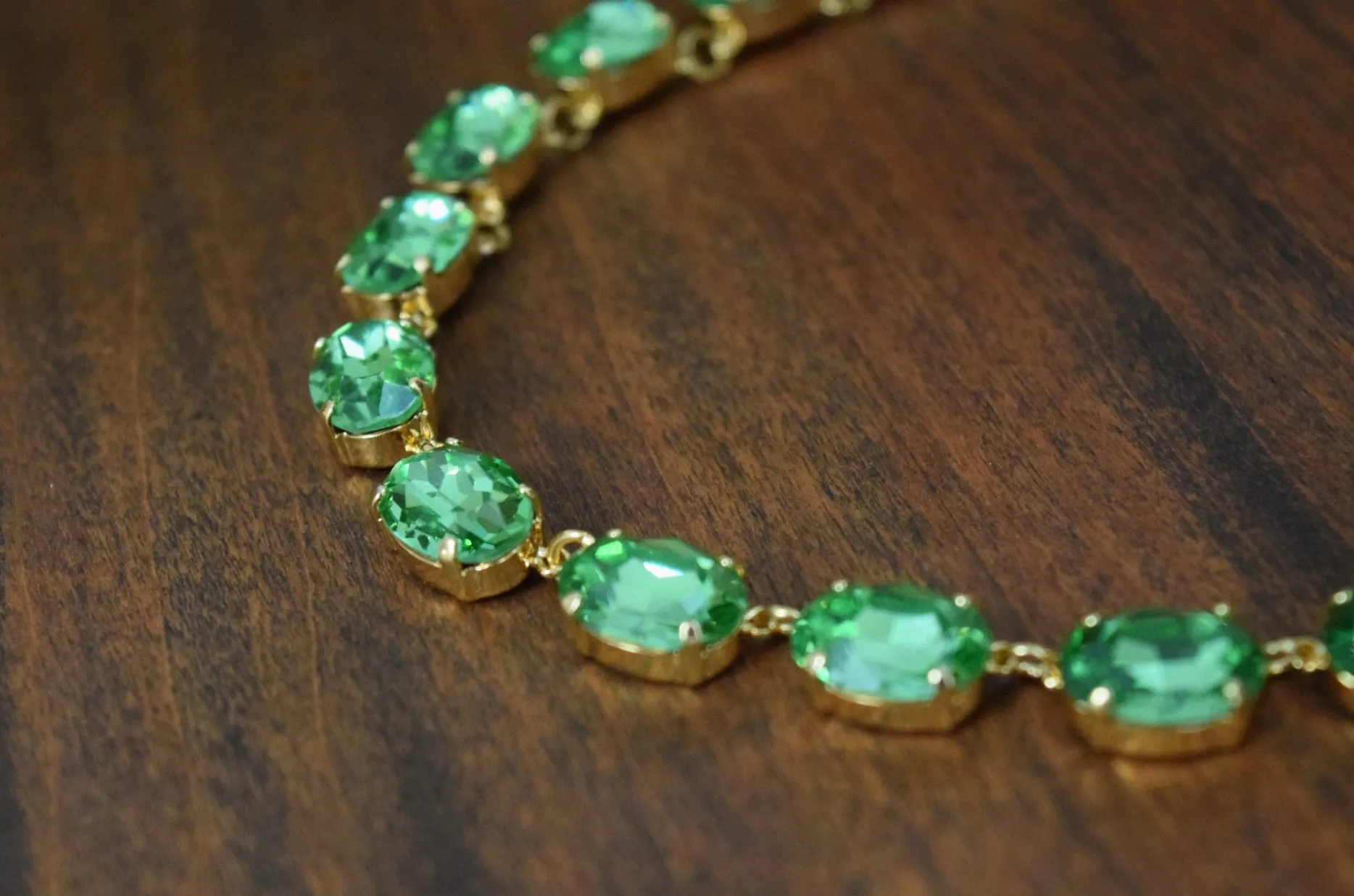 Green Erinite Aurora Crystal Collet Necklace - Medium Oval