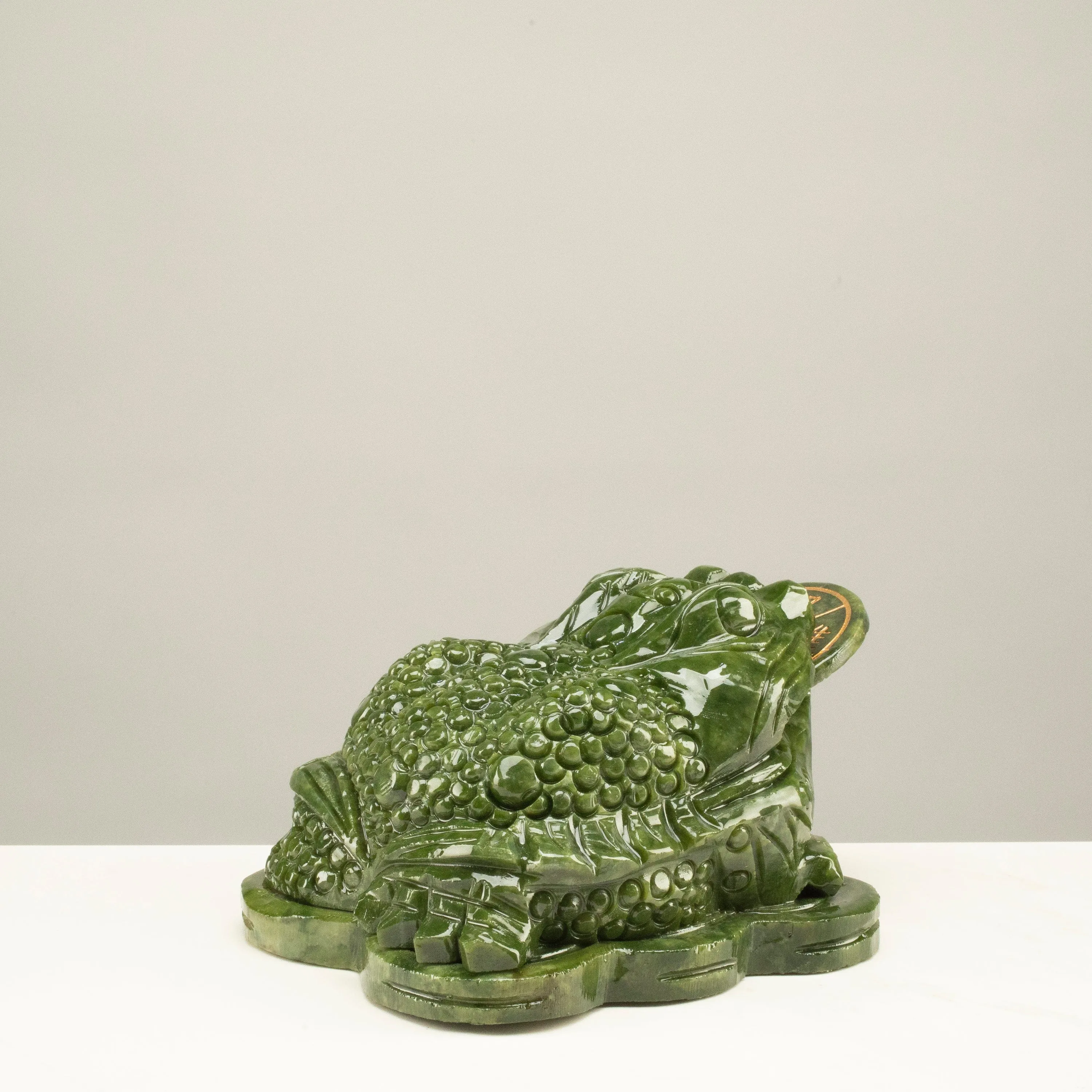 Lucky Toad Jade Crystal Carving - A Symbol of Financial Prosperity and Good Fortune