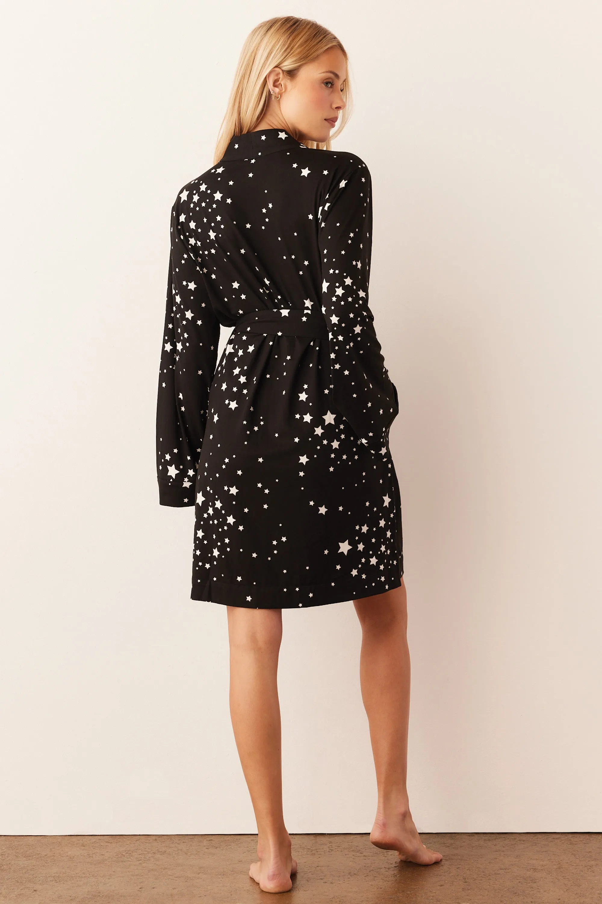 Meadow Classic Short Robe | Black Stars