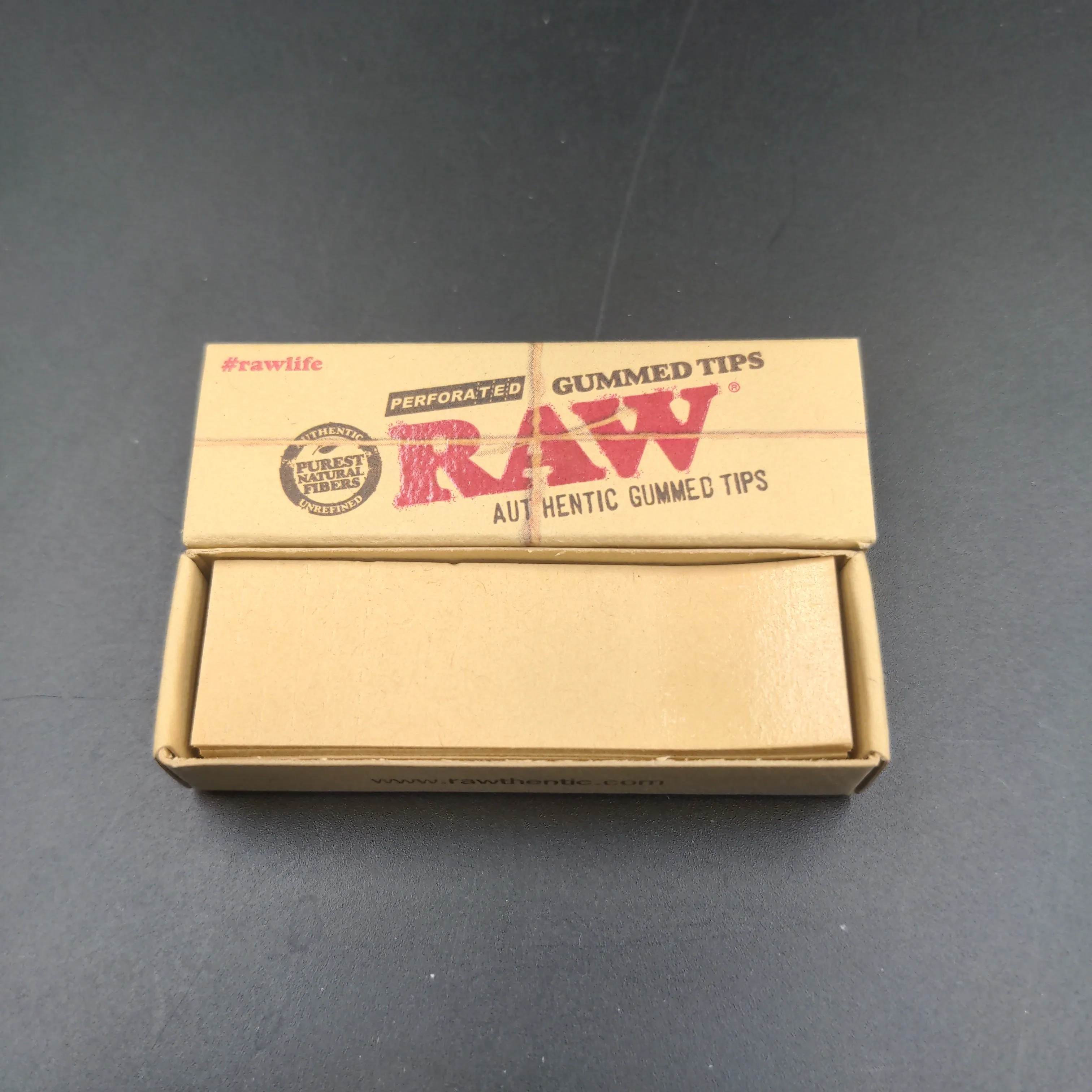 RAW Perforated Gummed Tips