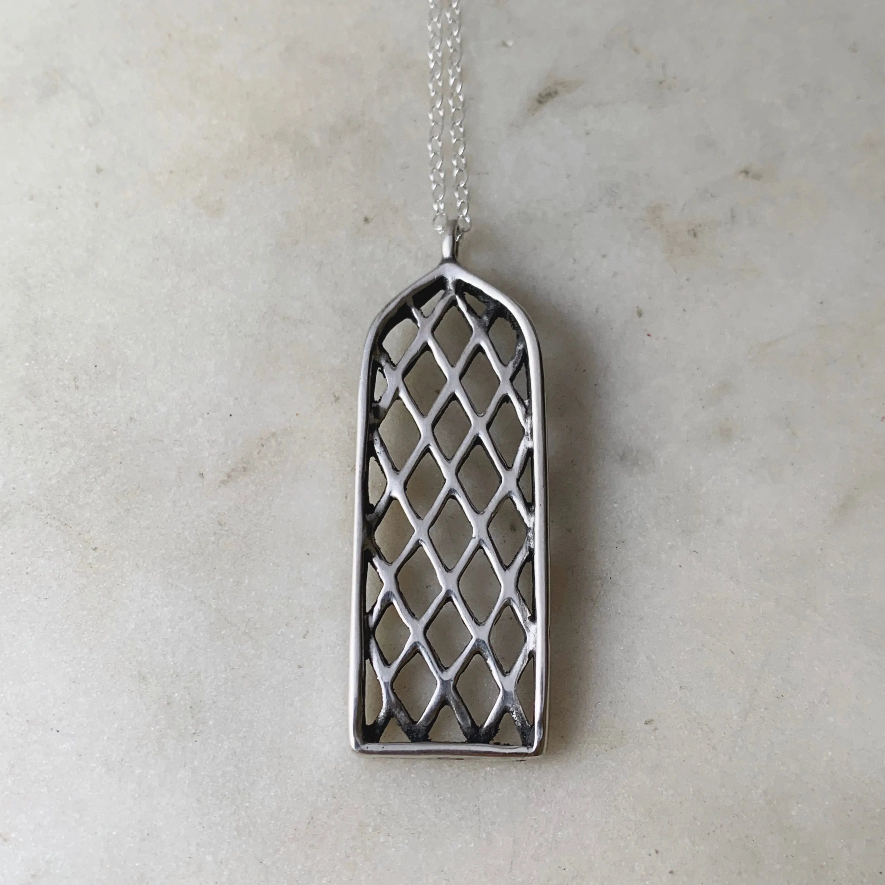 WINDOW PENDANT